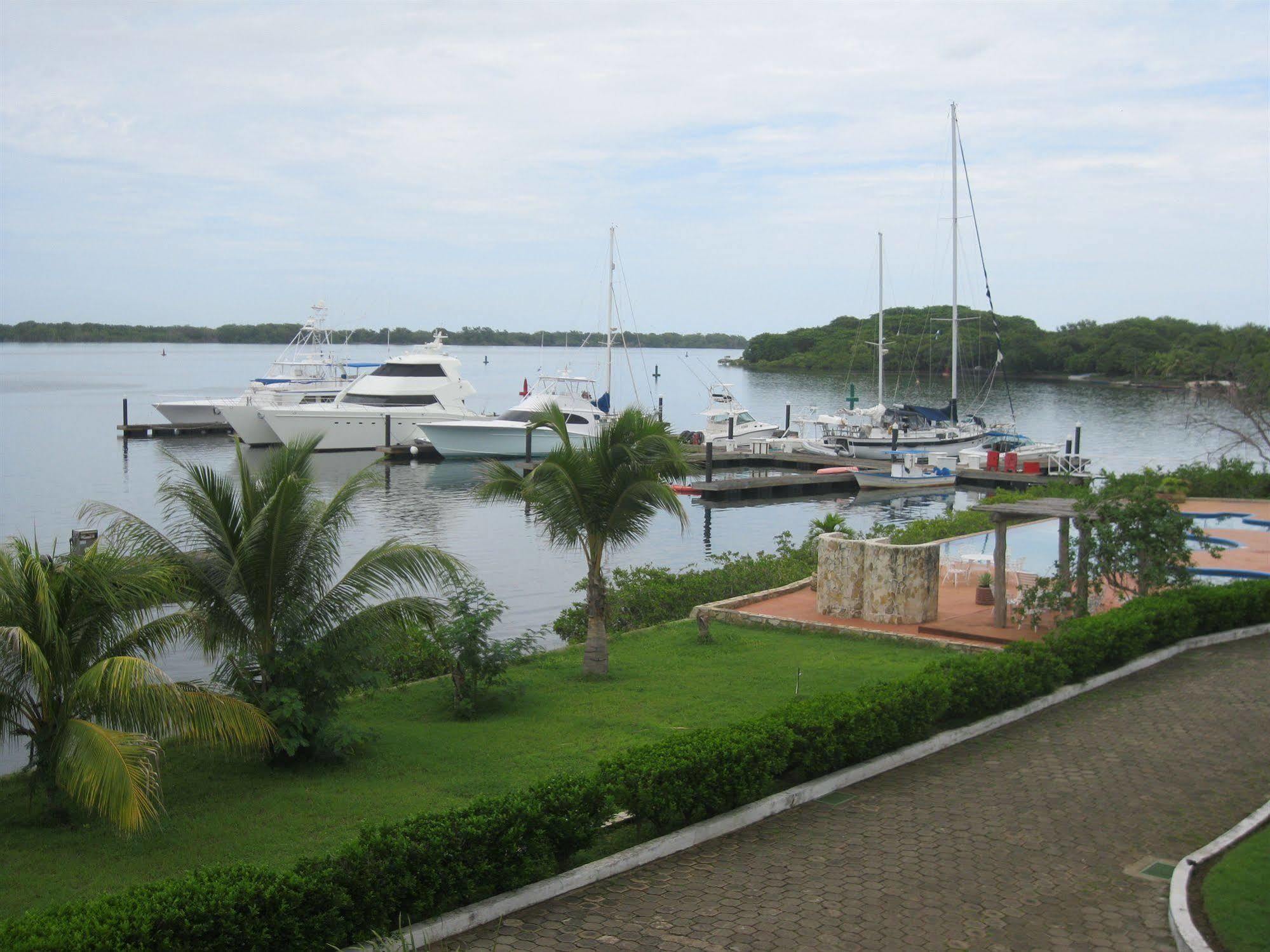 Marina Puesta Del Sol Hotel Aposentillo Eksteriør billede